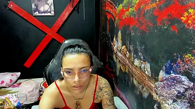 Snapshot of Yaumiko chatting on December 16, 1:49 pm Yaumiko online show from December 16, 1:49 pm