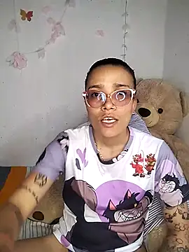 Snapshot of Yaumiko chatting on February 6, 3:26 pm Yaumiko online show from February 6, 3:26 pm