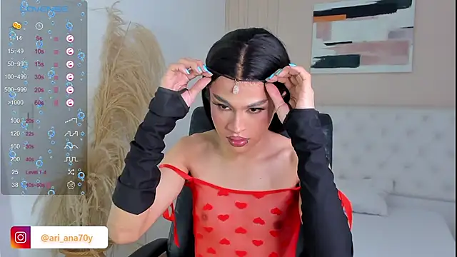 Snapshot of LOISE-XX chatting on September 19, 5:09 am LOISE-XX online show from September 19, 5:09 am