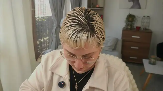 Ximenna Cruz online show from January 11, 12:21 pm