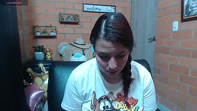 Snapshot of alexia_87 chatting on September 28, 6:24 pm alexia 87 online show from September 28, 6:24 pm