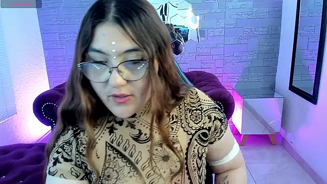 conniejames m online show from October 31, 12:50 pm