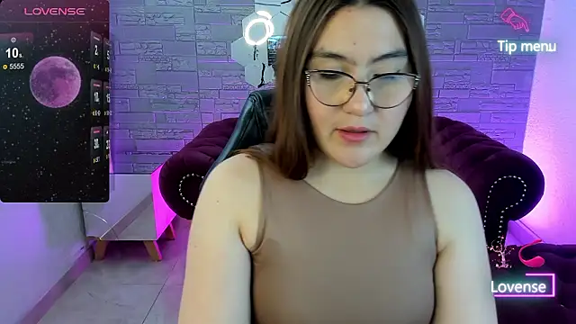 Snapshot of conniejames_m chatting on February 12, 1:28 pm conniejames m online show from February 12, 1:28 pm