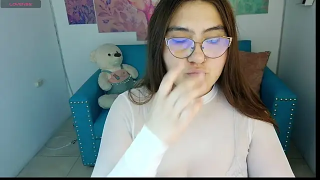 Snapshot of conniejames_m chatting on May 16, 10:01 am conniejames m online show from May 16, 10:01 am