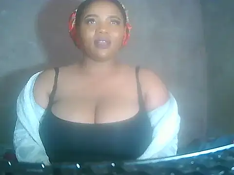 Snapshot of CardieKarie20 chatting on September 16, 11:55 am CardieKarie20 online show from September 16, 11:55 am