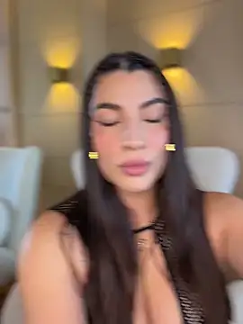 Snapshot of SaharaRush_ chatting on May 15, 7:43 pm SaharaRush online show from May 15, 7:43 pm