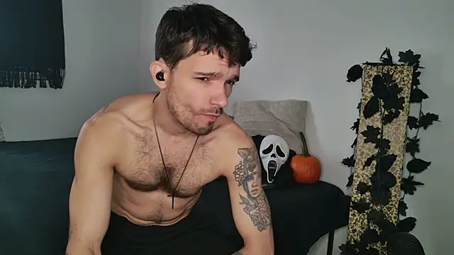 Snapshot of JackDesFeux chatting on October 25, 5:51 pm JackDesFeux online show from October 25, 5:51 pm