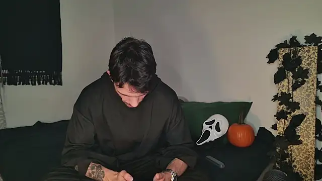 Snapshot of JackDesFeux chatting on October 28, 5:44 am JackDesFeux online show from October 28, 5:44 am