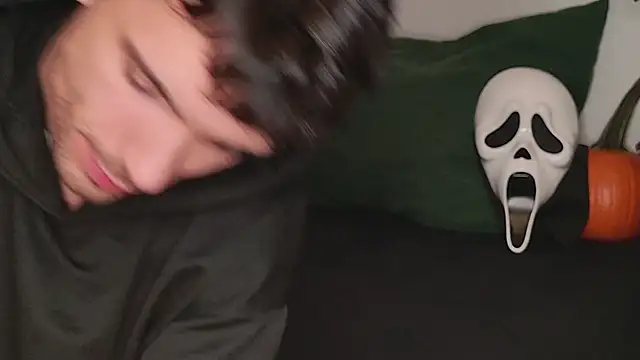 Snapshot of JackDesFeux chatting on October 30, 11:44 am JackDesFeux online show from October 30, 11:44 am