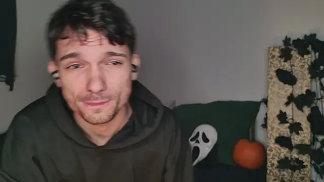 Snapshot of JackDesFeux chatting on October 31, 11:17 pm JackDesFeux online show from October 31, 11:17 pm