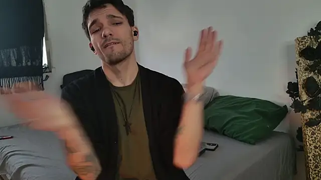 Snapshot of JackDesFeux chatting on November 18, 4:11 pm JackDesFeux online show from November 18, 4:11 pm