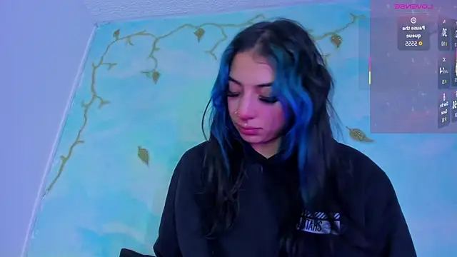 SaturnooStonee online show from December 3, 12:51 am