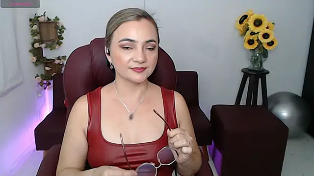 ana milf online show from May 9, 3:06 pm
