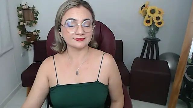 ana milf online show from May 18, 1:39 pm
