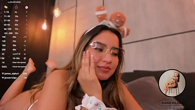 danii hill  online show from December 23, 8:22 am