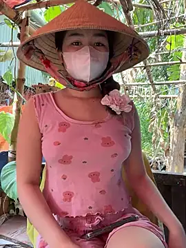 BabyThree  online show from December 31, 5:55 am