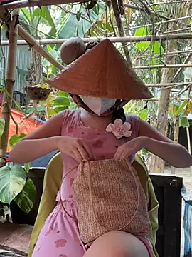 BabyThree  online show from January 6, 7:31 am