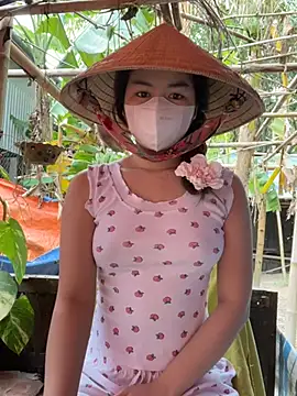 BabyThree  online show from January 7, 7:52 am