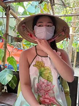 BabyThree  online show from January 8, 7:34 am