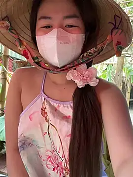 BabyThree  online show from January 11, 8:22 am