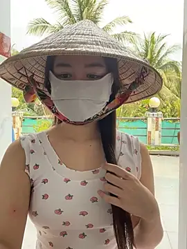 BabyThree  online show from February 15, 8:22 am