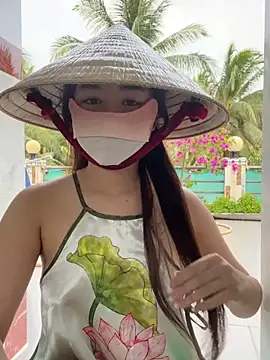 BabyThree  online show from March 9, 9:24 am