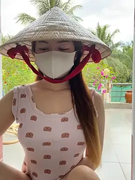 BabyThree  online show from October 26, 7:58 am