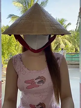 BabyThree  online show from November 24, 8:25 am