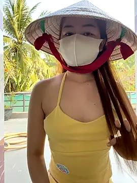 BabyThree  online show from December 19, 7:59 am