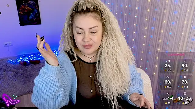 misskaassandraa online show from December 9, 8:01 pm