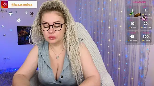 misskaassandraa online show from December 21, 9:55 am