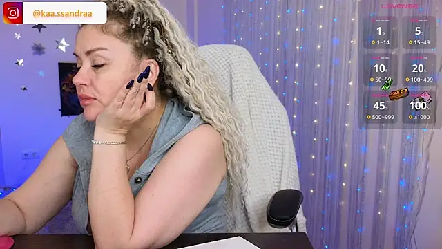 misskaassandraa online show from December 26, 8:11 pm