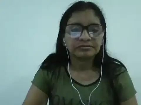 Snapshot of titssmall123 chatting on February 1, 1:12 am titssmall123 online show from February 1, 1:12 am