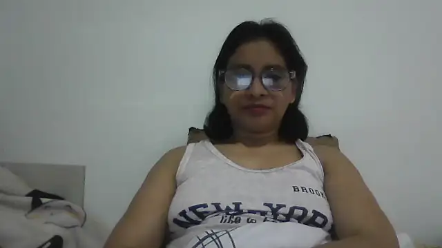 titssmall123 online show from November 19, 3:01 pm