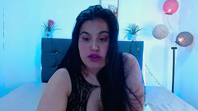 mia xx1 online show from March 9, 5:00 am