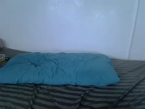 laetitia  online show from November 5, 12:32 am