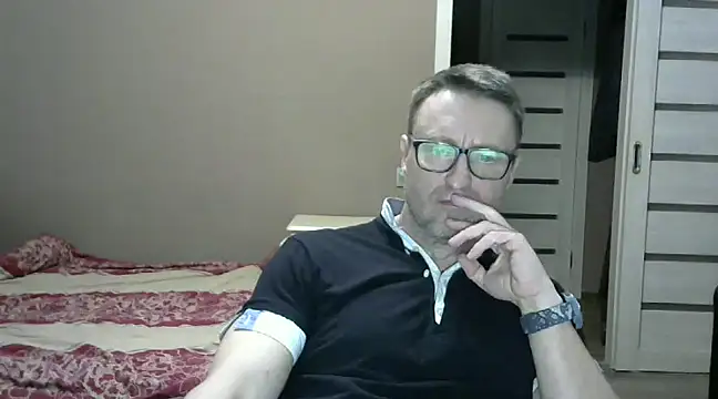 Snapshot of HarrySnake chatting on December 13, 6:05 pm HarrySnake online show from December 13, 6:05 pm