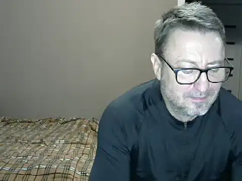 Snapshot of HarrySnake chatting on December 16, 5:22 pm HarrySnake online show from December 16, 5:22 pm
