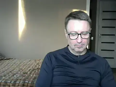 Snapshot of HarrySnake chatting on December 19, 11:07 am HarrySnake online show from December 19, 11:07 am