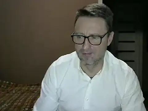 Snapshot of HarrySnake chatting on December 24, 5:02 pm HarrySnake online show from December 24, 5:02 pm