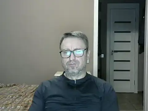 Snapshot of HarrySnake chatting on December 25, 5:05 pm HarrySnake online show from December 25, 5:05 pm
