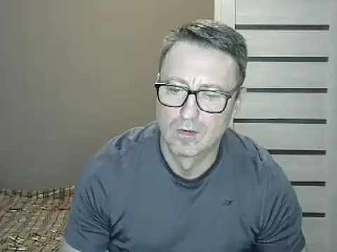 Snapshot of HarrySnake chatting on December 26, 12:27 pm HarrySnake online show from December 26, 12:27 pm
