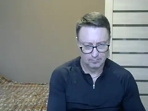 Snapshot of HarrySnake chatting on December 27, 11:06 am HarrySnake online show from December 27, 11:06 am