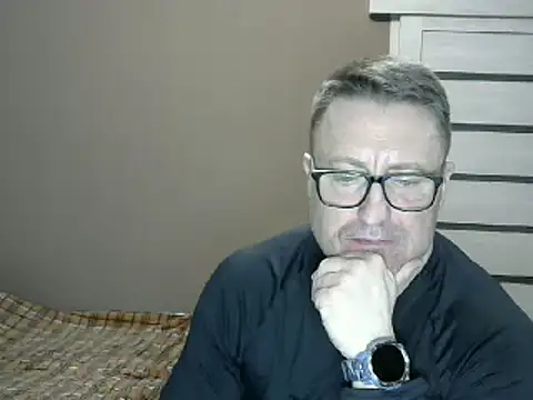 Snapshot of HarrySnake chatting on January 4, 5:16 pm HarrySnake online show from January 4, 5:16 pm
