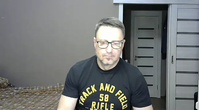 Snapshot of HarrySnake chatting on January 11, 4:03 pm HarrySnake online show from January 11, 4:03 pm