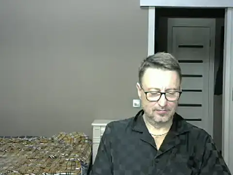 Snapshot of HarrySnake chatting on January 19, 5:49 pm HarrySnake online show from January 19, 5:49 pm