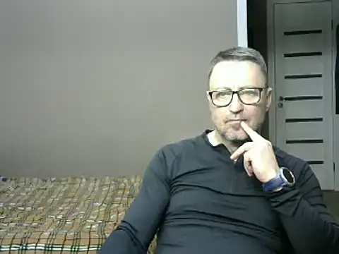 Snapshot of HarrySnake chatting on February 5, 3:20 pm HarrySnake online show from February 5, 3:20 pm