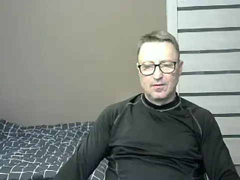 Snapshot of HarrySnake chatting on February 7, 10:50 am HarrySnake online show from February 7, 10:50 am