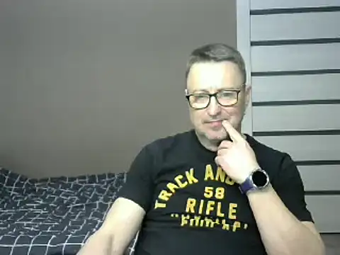 Snapshot of HarrySnake chatting on February 7, 6:13 pm HarrySnake online show from February 7, 6:13 pm