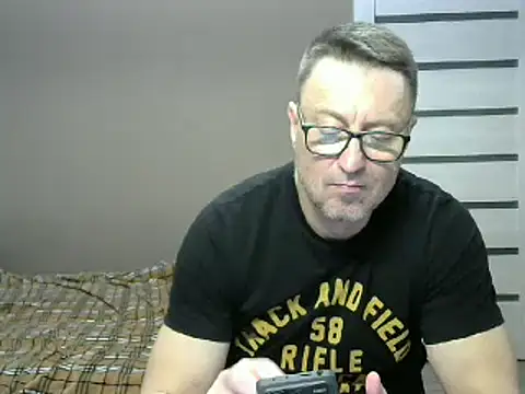 Snapshot of HarrySnake chatting on February 10, 5:09 pm HarrySnake online show from February 10, 5:09 pm